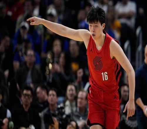 戴维斯坚信,今季重返赛,团队挑战激,皇冠体育app下载,皇冠体育官网,澳门皇冠体育,bet皇冠体育在线